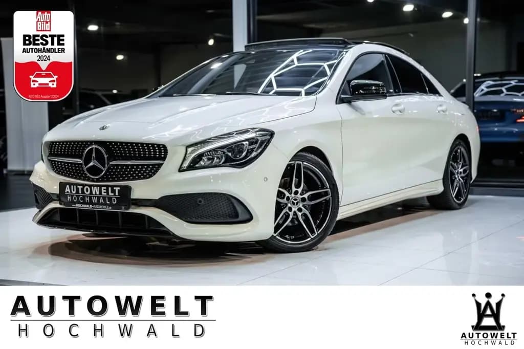 Main__Slider__Photo:Mercedes-Benz CLA 200 AMG-Line Autom. NAVI LED RFK PANO Night 10/2017-0