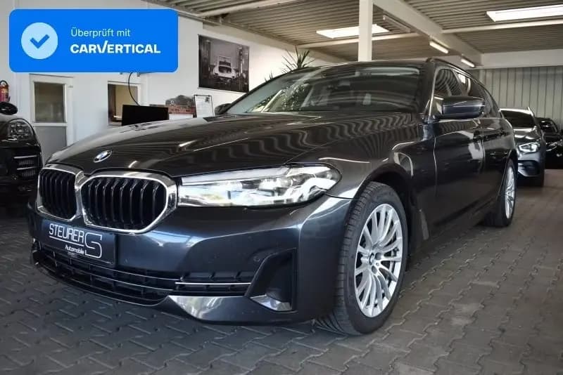 Main__Slider__Photo:BMW 520 d Mild Hybrid HUD Navi LED Kamera APP 03/2021-0