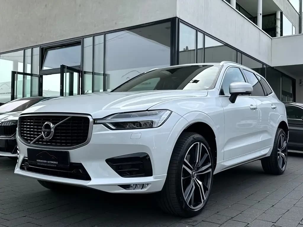 Main__Slider__Photo:Volvo XC60 D5 AWD R Design 360° | B&W | AHK | Panorama 06/2017-0