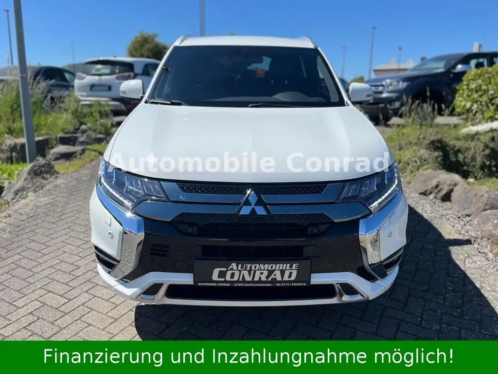 Main__Slider__Photo:Mitsubishi Outlander PHEV Plus Spirit 4WD 1.Hand/8-fach/AHK 08/2020-1
