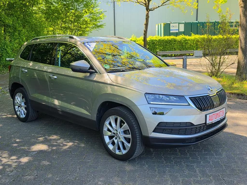 Main__Slider__Photo:Skoda Karoq Style*1.HD*Navi*LED*Kamera*ACC*DAB*R&L.Sen 04/2019-0