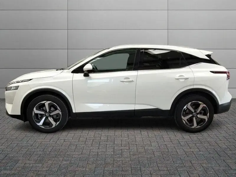 Main__Slider__Photo:Nissan Qashqai 1.3 MHEV 140 N-Connecta 04/2022-1