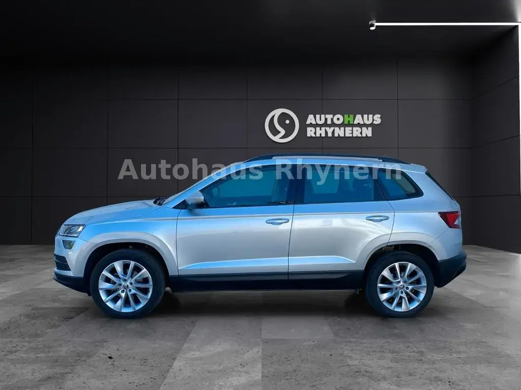 Main__Slider__Photo:Skoda Karoq 1.5 TSI 110 kW 02/2022-1