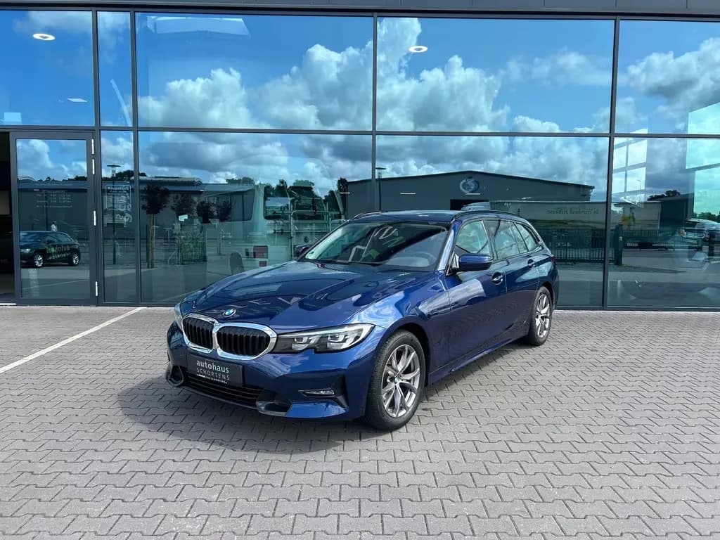 Main__Slider__Photo:BMW 3 Series d SportLine Autom. LED AHK Navi HUD Pano 17" 09/2020-0