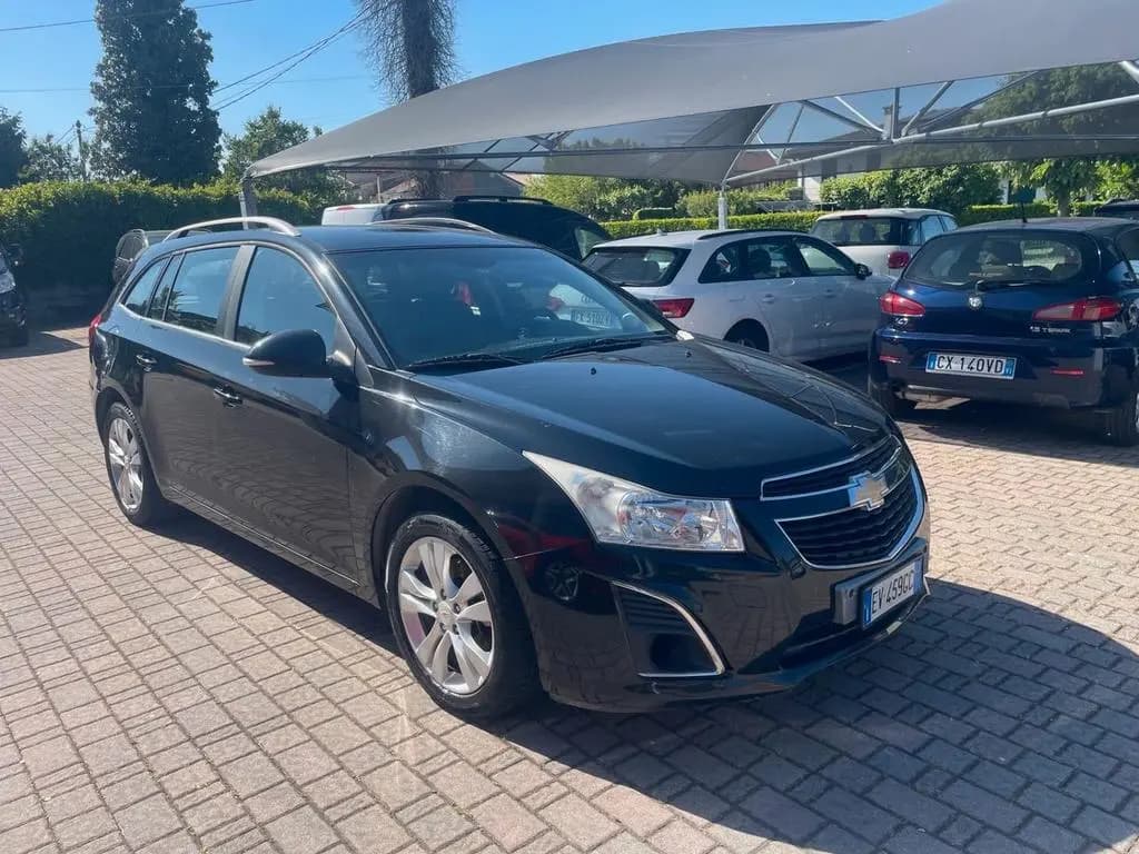Main__Slider__Photo:Chevrolet Cruze 1.7 Diesel Station Wagon Start/S 02/2014-0