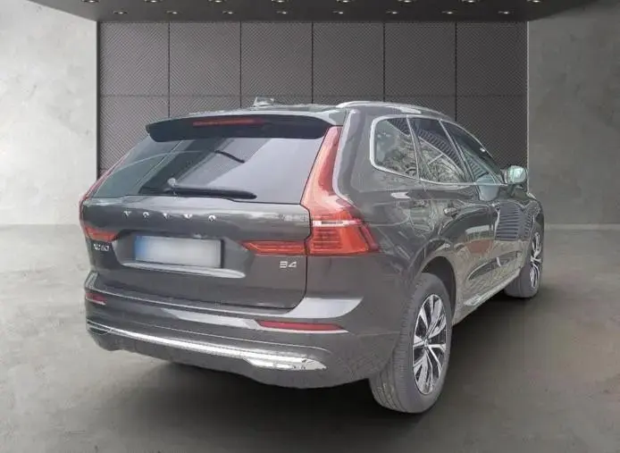 Main__Slider__Photo:Volvo XC60 B4 D Inscription 2WD/AHK/LEDER/LED/H&K/19Z 10/2021-1
