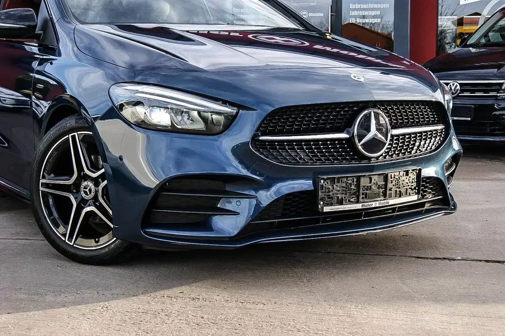 Main__Slider__Photo:Mercedes-Benz B 180 Edition AMG-LINE ANHÄNGERKPPLG NIGHT-PAKET 02/2021-1
