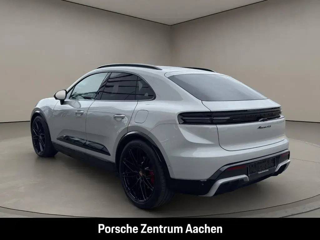 Main__Slider__Photo:Porsche Macan 4S Head-Up Surround-View BOSE 22-Zoll 04/2026-1