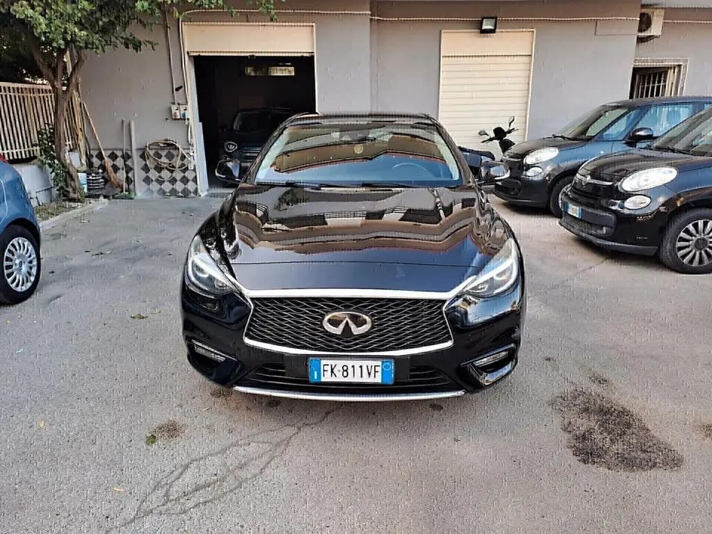 Main__Slider__Photo:Infiniti Q30 1.5 diesel Premium 07/2017-0