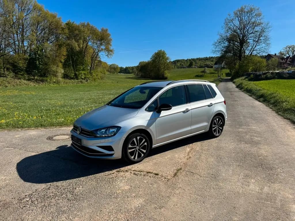 Main__Slider__Photo:Volkswagen Golf Sportsvan VII IQ.DRIVE 05/2019-0