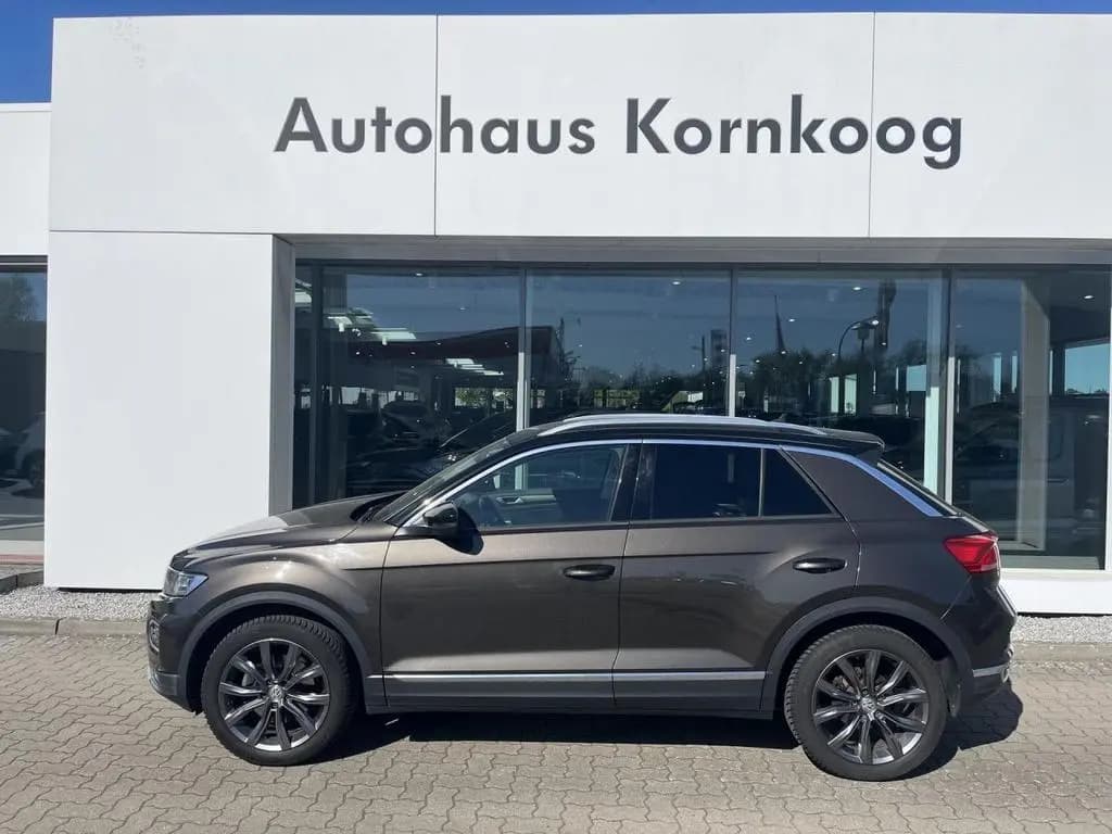 Main__Slider__Photo:Volkswagen T-Roc 1.5 TSI Style AHK Navi 03/2019-0
