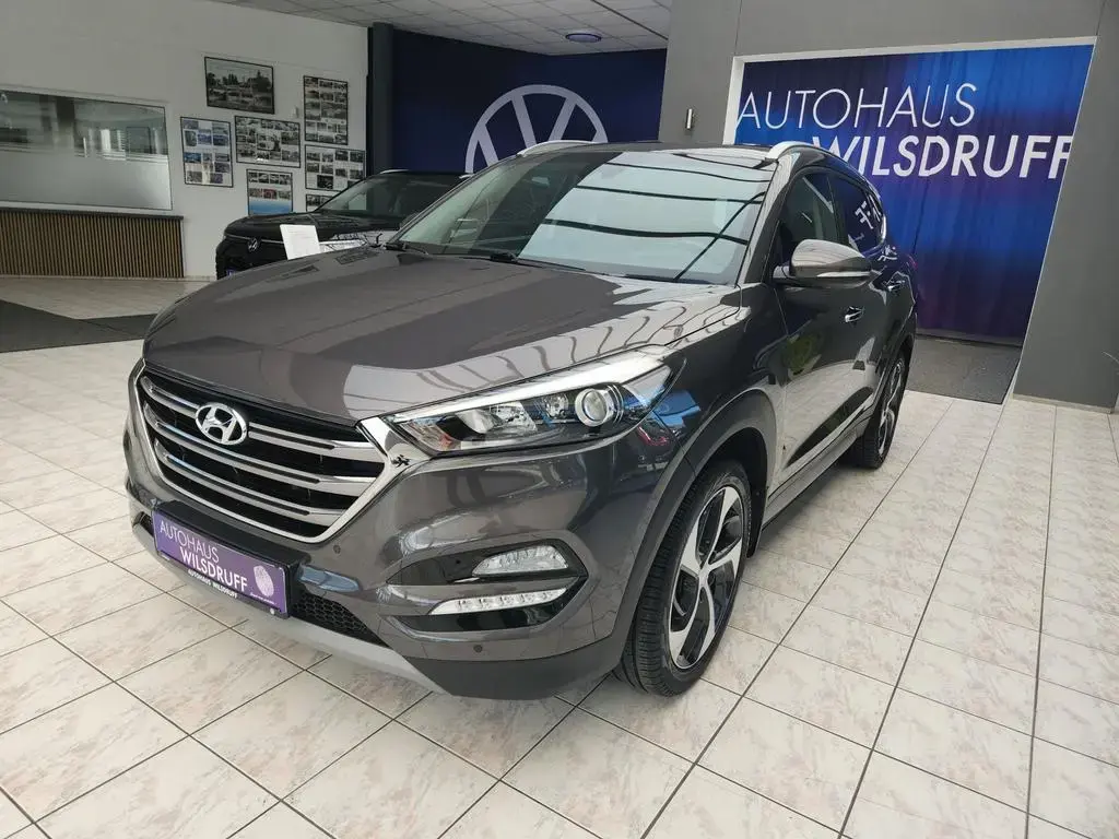 Main__Slider__Photo:Hyundai TUCSON 1.6 T-GDi AHK NAVI PDC RFK SHZ Tempomat 06/2018-1