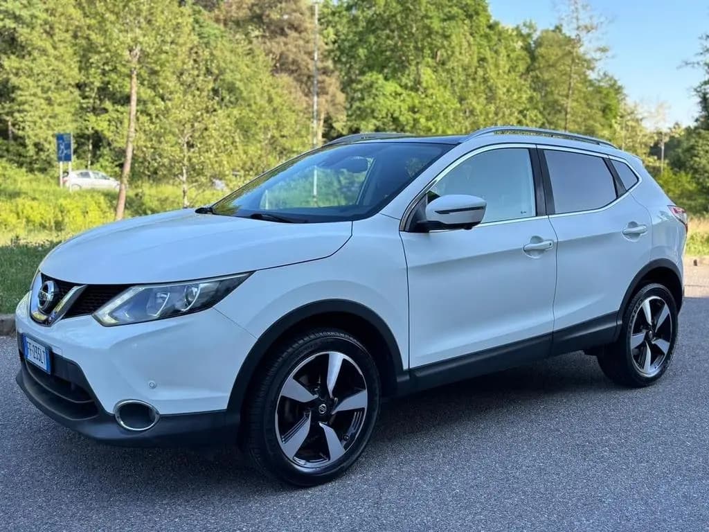 Main__Slider__Photo:Nissan Qashqai 1.5 dCi N-Connecta*TETTO* 04/2016-0