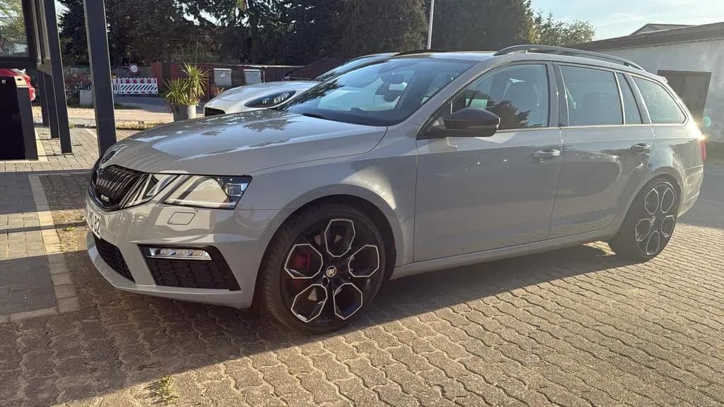 Main__Slider__Photo:Skoda Octavia 2.0 TSI DSG RS60 Combi RS60 05/2019-0
