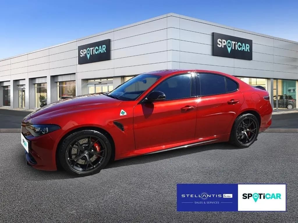 Main__Slider__Photo:Alfa Romeo Giulia Quadrifoglio V6 AT8 09/2025-0