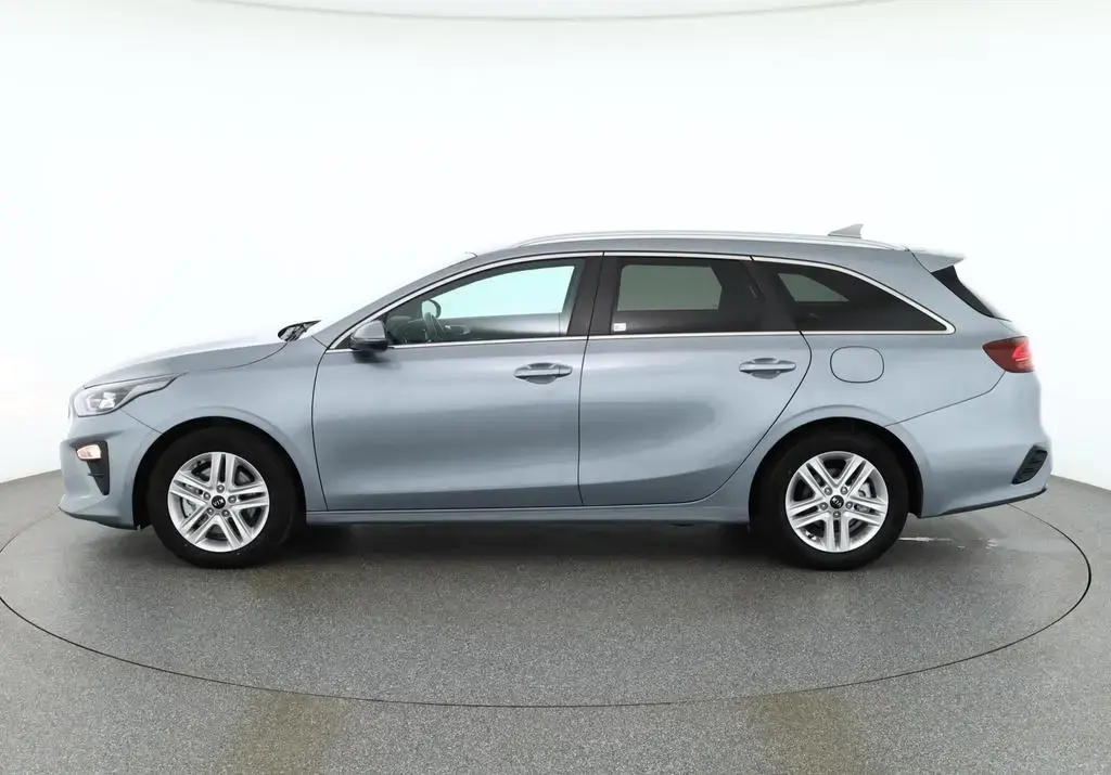 Main__Slider__Photo:Kia Ceed SW 1.5 T-GDI LED Navi Sitzheizung AHK DAB 03/2022-1