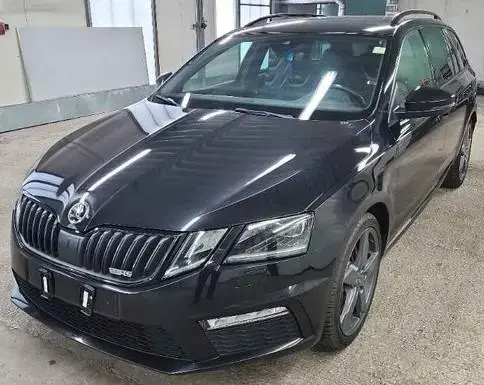 Main__Slider__Photo:Skoda Octavia Combi RS*Black Paket*AHK*Standheizung* 04/2018-1