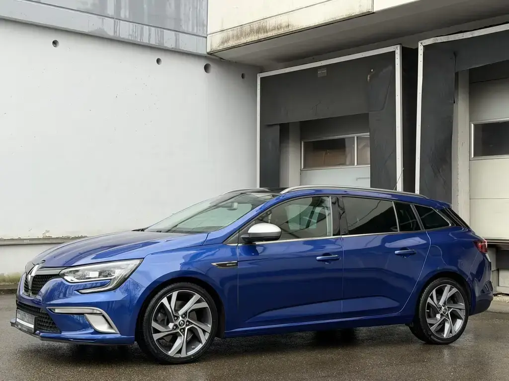 Main__Slider__Photo:Renault Megane IV GT LED Navi Panorama Ambiente 4Control 08/2018-1