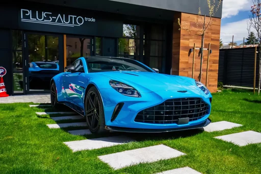 Main__Slider__Photo:Aston Martin V8 Vantage Carbon /360 Cam/Warranty/Adapt. Susp./Track Mode 09/2024-0