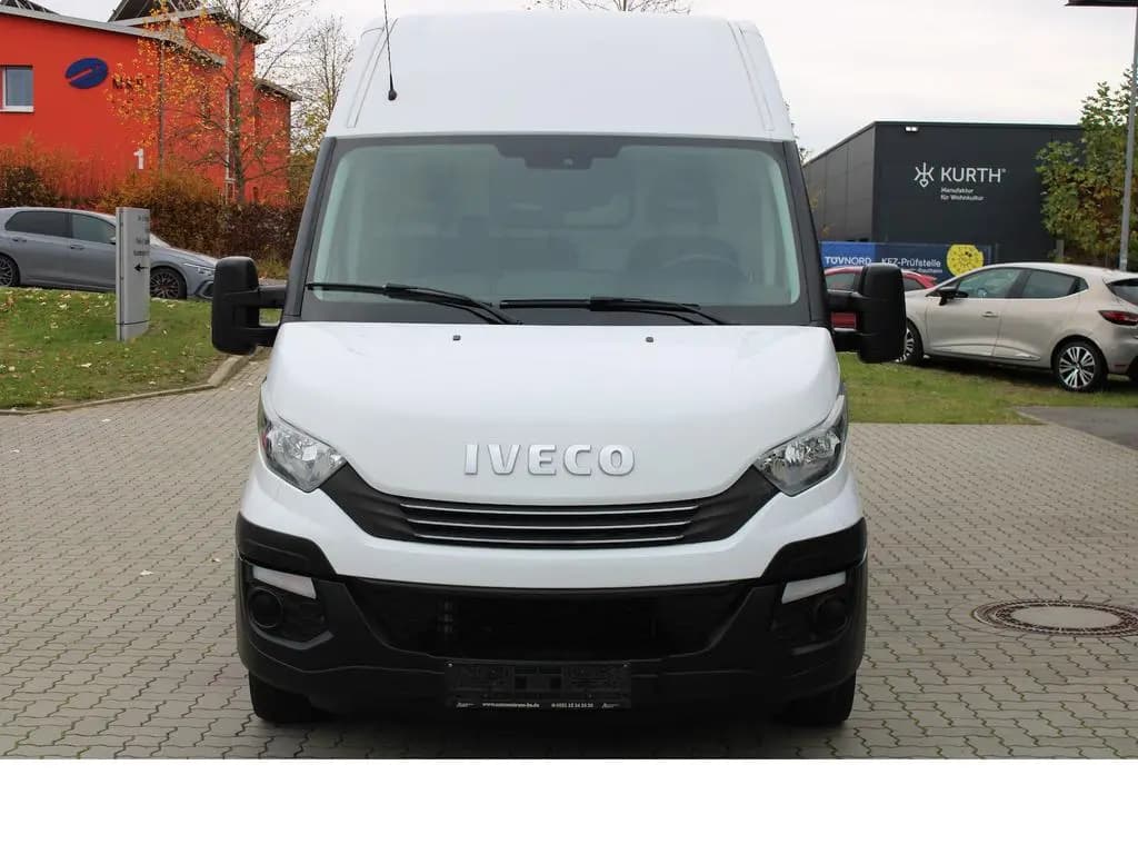 Main__Slider__Photo:Iveco Daily Hoch lang Kasten Automatik*Radstand 4100* 04/2017-0