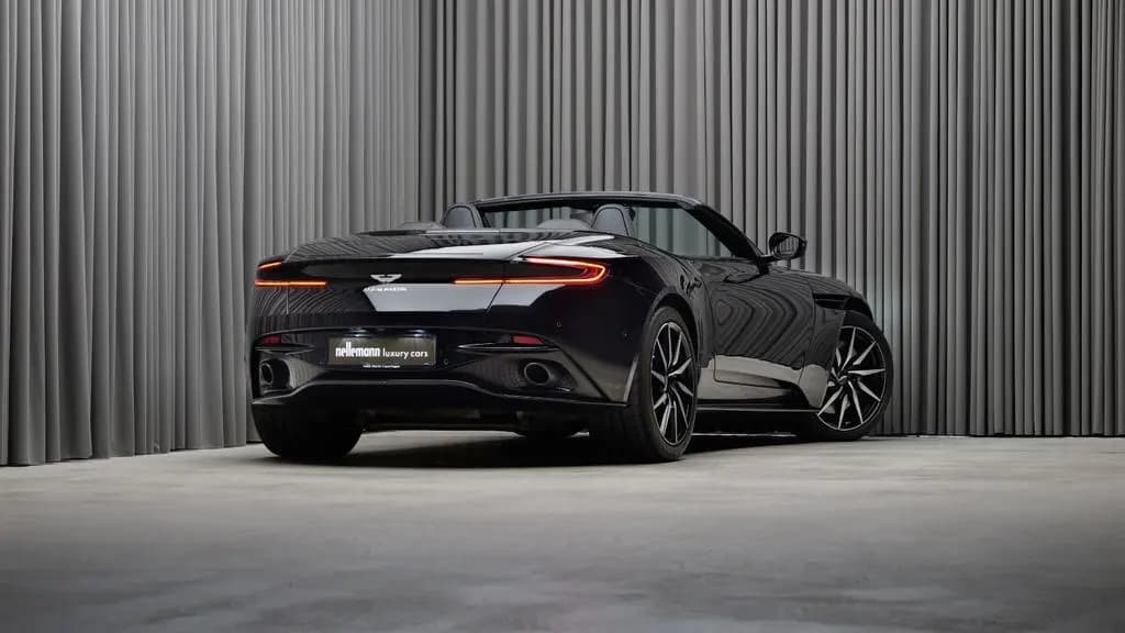 Main__Slider__Photo:Aston Martin DB11 4.0 V8 Volante 10/2019-0