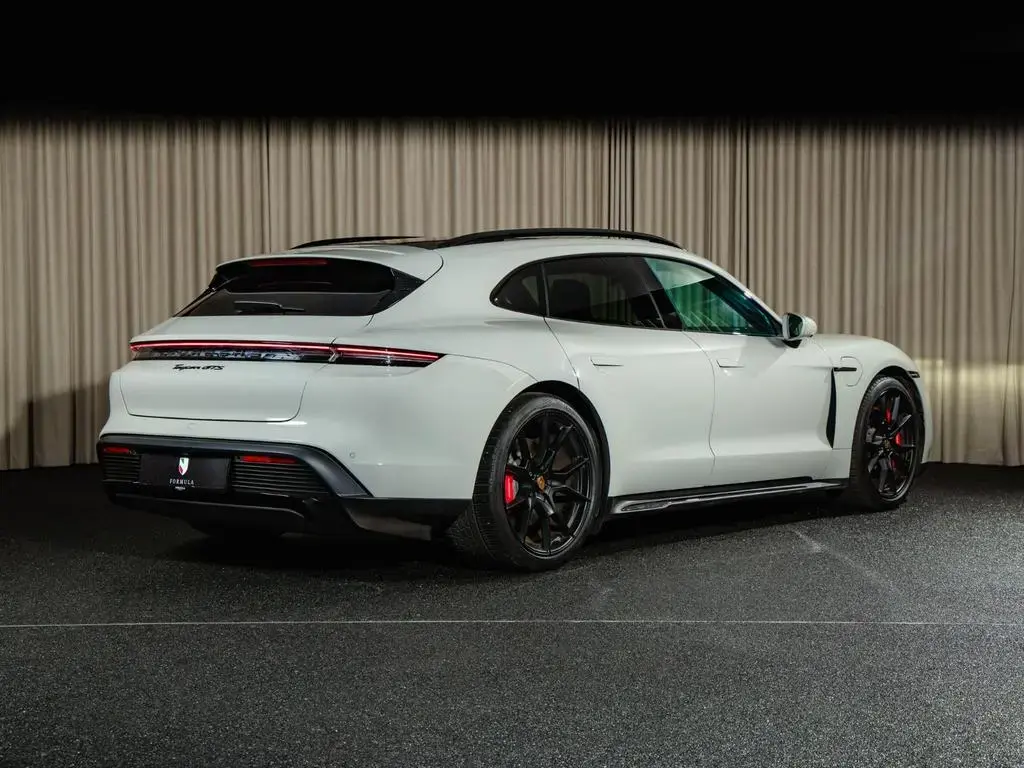 Main__Slider__Photo:Porsche Taycan GTS ST, BOSE, Sport Design, Chrono, HU 09/2023-1