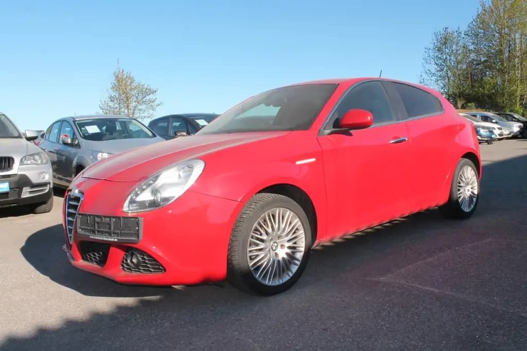 Main__Slider__Photo:Alfa Romeo Giulietta Turismo 04/2011-0