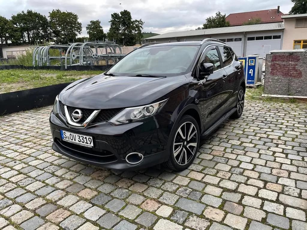 Main__Slider__Photo:Nissan Qashqai 1.6 dCi DPF Xtronic EU6 Tekna Ahk LED 07/2015-0