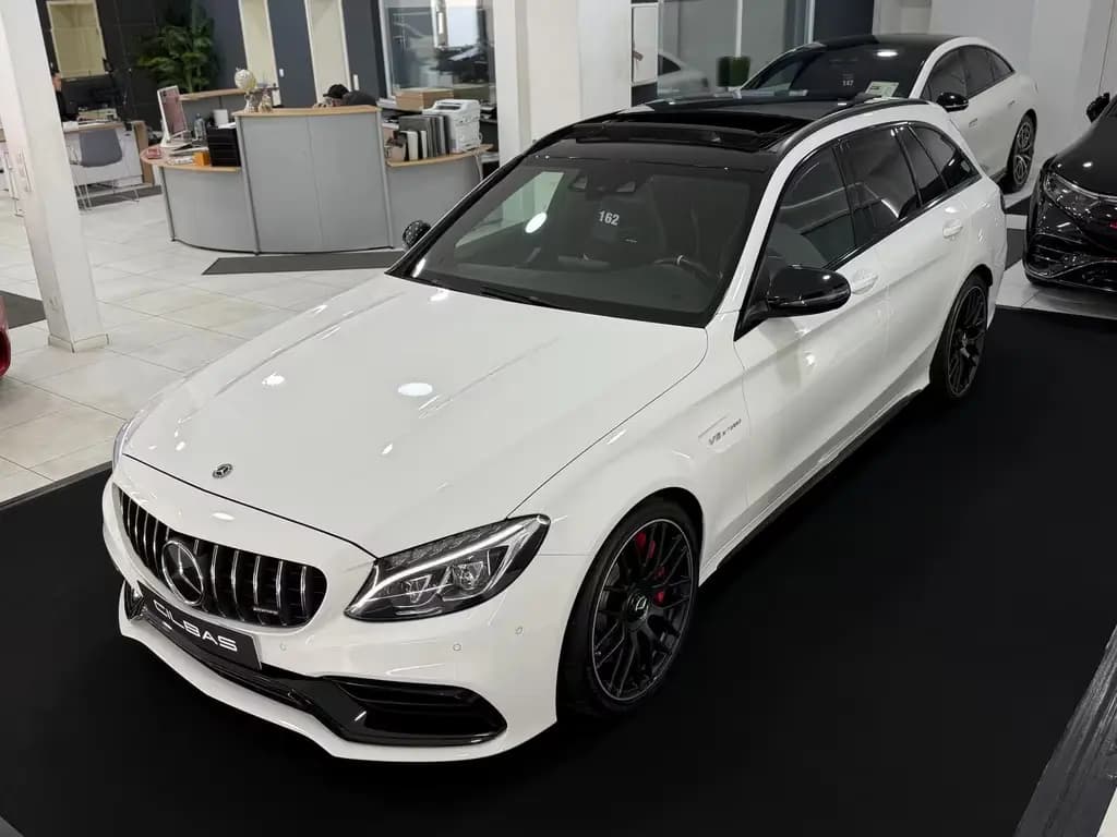 Main__Slider__Photo:Mercedes-Benz C 63 AMG C 63 S T AMG V8*DRIVERS-PACKAGE*SPORT-ABGAS*PANO 05/2017-0