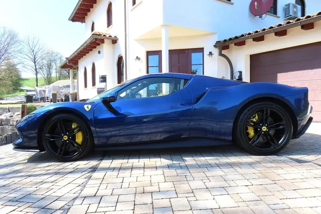 Main__Slider__Photo:Ferrari 296 GTS Carbon-Daytona Seats Lift 1.Hd. 02/2025-1