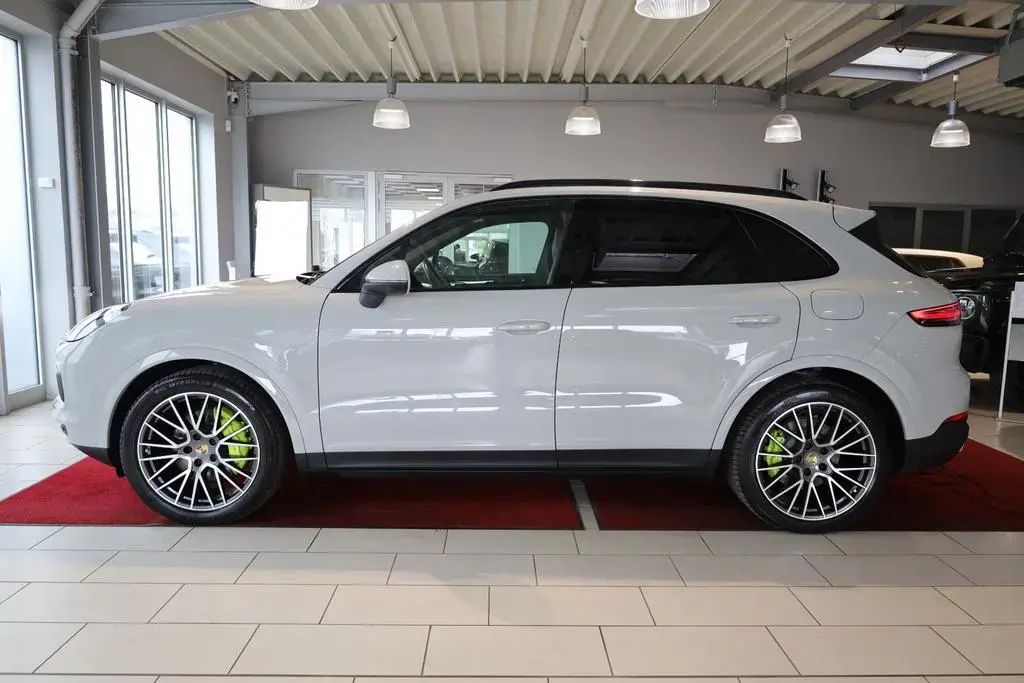 Main__Slider__Photo:Porsche Cayenne E-Hybrid PASM*KAMERA 02/2023-1
