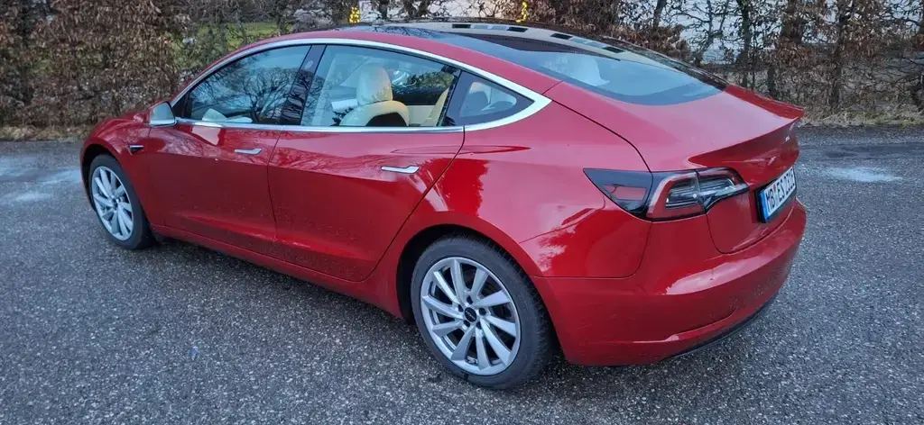 Main__Slider__Photo:Tesla Model 3 Long Range Dual AWD 05/2020-1
