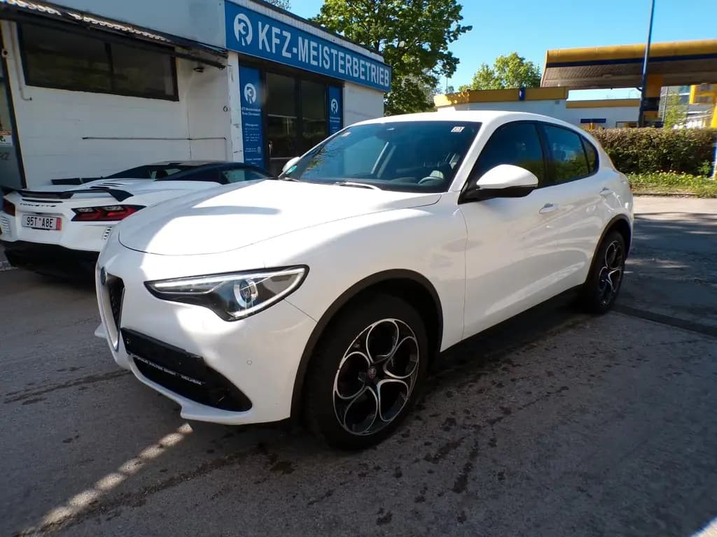 Main__Slider__Photo:Alfa Romeo Stelvio Lusso Q4 07/2019-0