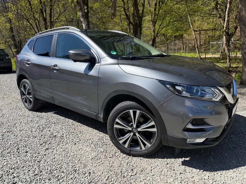 Main__Slider__Photo:Nissan Qashqai N-Connecta Navi Kamera Panoram. 06/2018-0