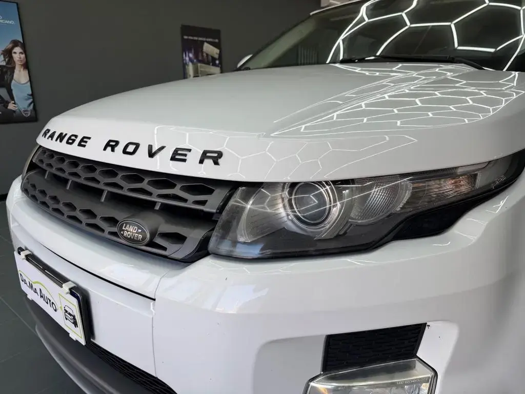 Main__Slider__Photo:Land Rover Range Rover Evoque 2.2 TD4 5p. British Edit 07/2015-1
