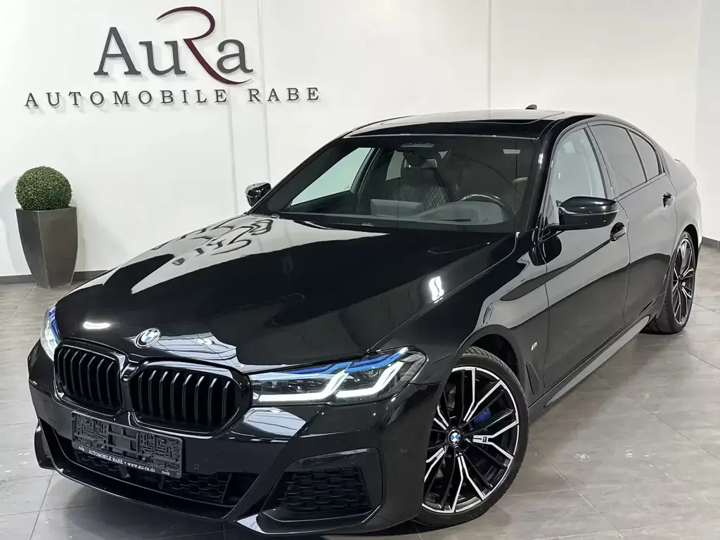 Main__Slider__Photo:BMW 5 Series d xDrive M-Sport NAV+LASER+HUD+20ZO+GLASDACH 08/2022-1