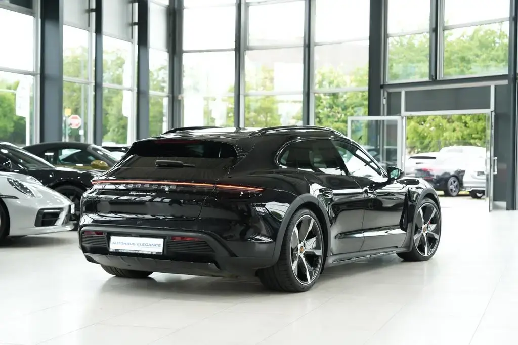 Main__Slider__Photo:Porsche Taycan Cross Turismo*BOSE*CLUBLEDER*PANO*21"L 10/2022-1