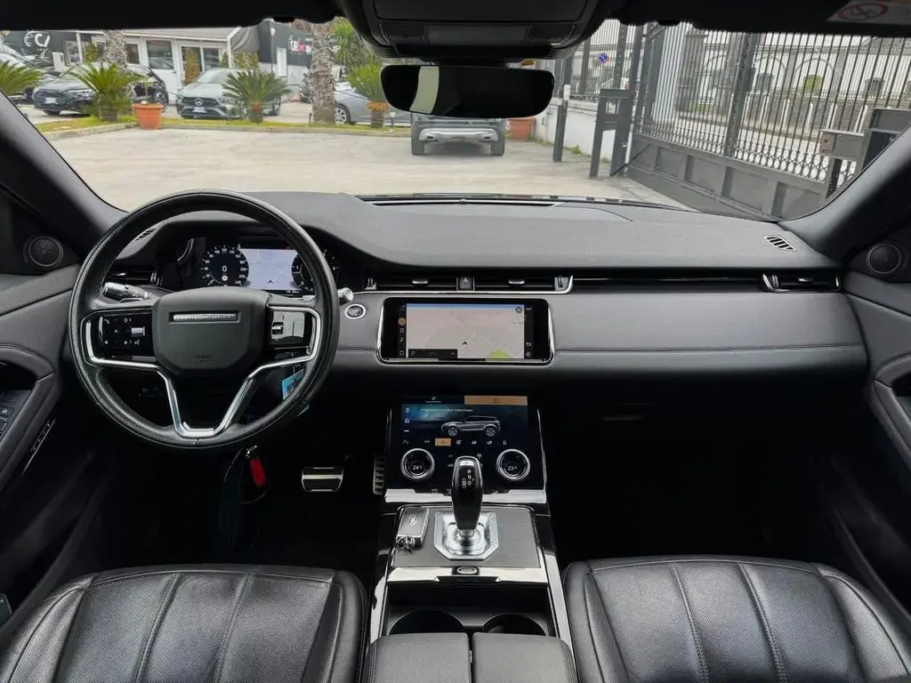 Main__Slider__Photo:Land Rover Range Rover Rover Evoque 2.0d i4 MHEV R-Dynamic SE 204 05/2021-1