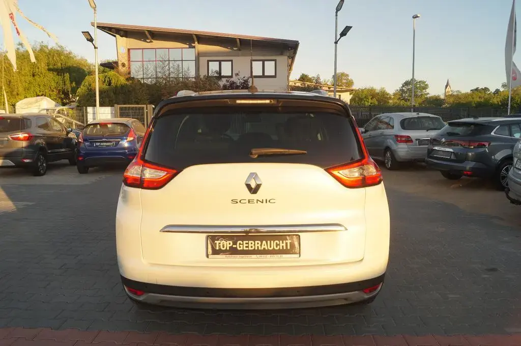 Main__Slider__Photo:Renault Grand Scenic IV Initiale Paris 7Sitze Kamera Nav 09/2018-1