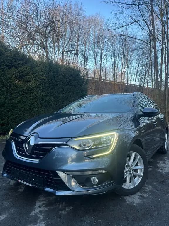 Main__Slider__Photo:Renault Megane IV Grandtour Experience/Shz/Klima/Wng Km 02/2017-0