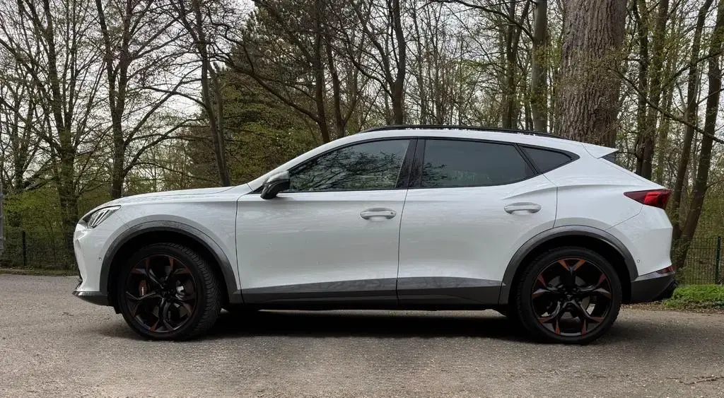 Main__Slider__Photo:Cupra Formentor 2.0 TSI 228kW VZ 4Drive DSG VZ 05/2022-1