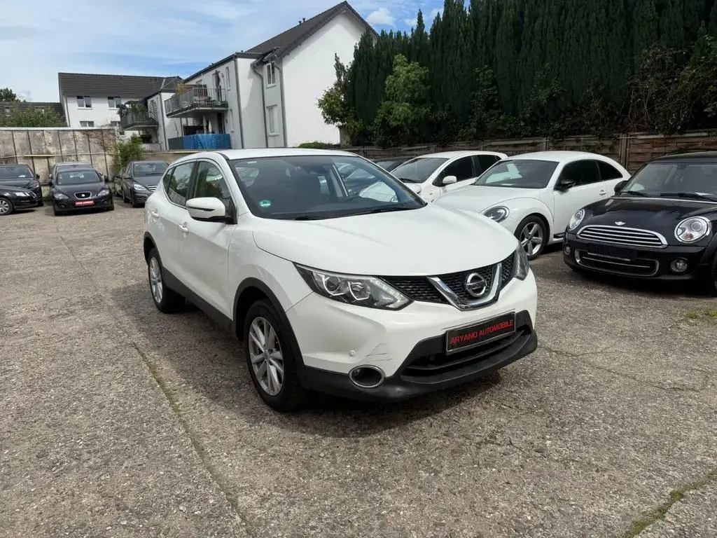 Main__Slider__Photo:Nissan Qashqai Acenta*Klimaau*Navi*PDS*2 Hand*Euro 6 02/2016-1