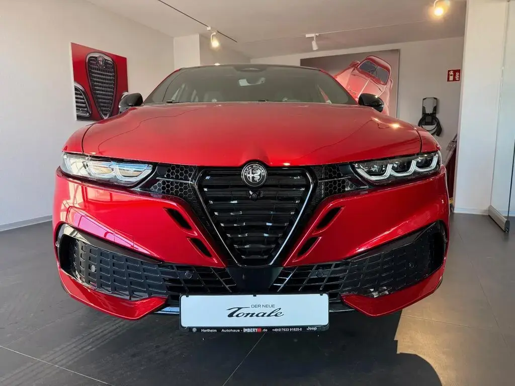 Main__Slider__Photo:Alfa Romeo Tonale Ibrida Sport Speciale 04/2026-1