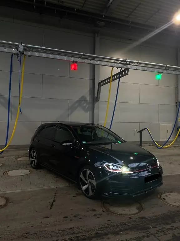 Main__Slider__Photo:Volkswagen Golf 2.0 TSI DSG BMT GTI GTI 10/2017-0