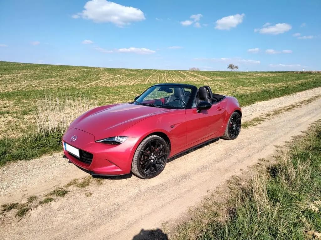 Main__Slider__Photo:Mazda MX-5 1.5 SKYACTIV-G 132 Exclusive-Line 05/2017-0