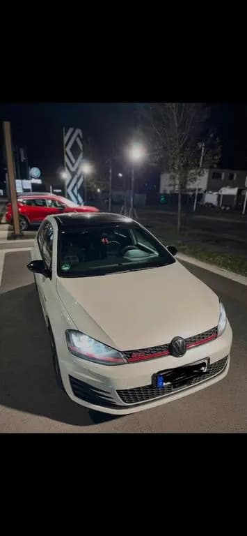Main__Slider__Photo:Volkswagen Golf 2.0 TSI DSG BMT GTI Performance GTI Per. 04/2016-0