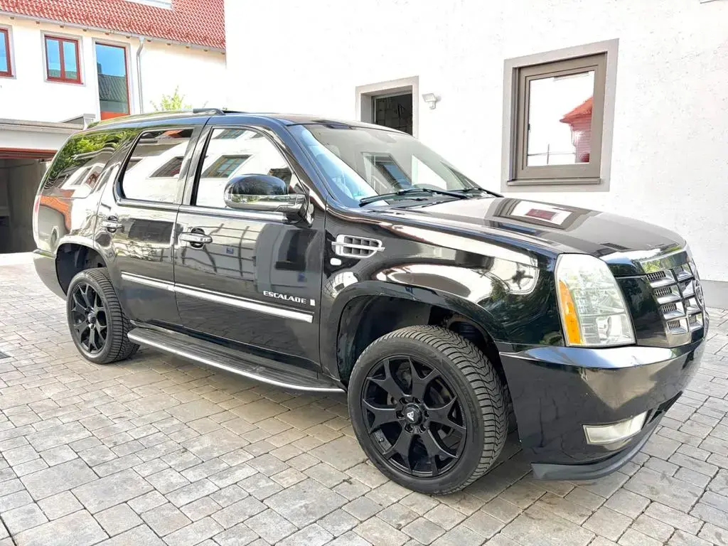 Main__Slider__Photo:Cadillac Escalade 6.2L V8 Sport Luxury Gasanlage 05/2007-1