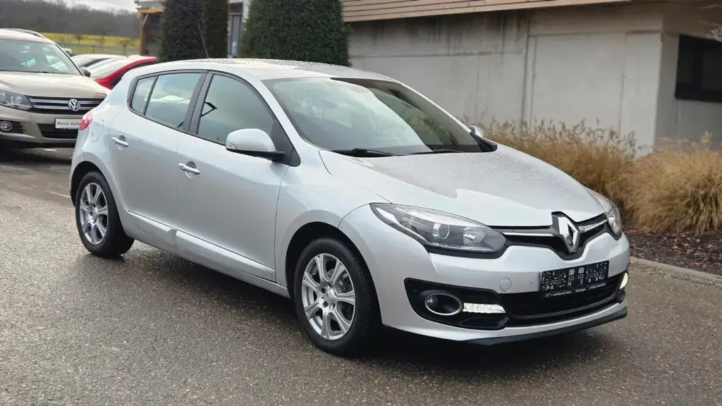 Main__Slider__Photo:Renault Megane III Lim. 5-trg. Paris 07/2014-1