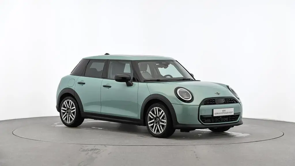 Main__Slider__Photo:MINI Cooper C 5-Türer 11/2024-1