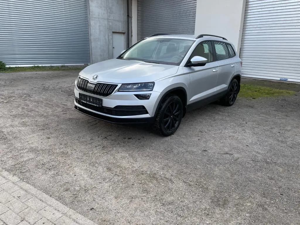 Main__Slider__Photo:Skoda Karoq 2.0l TDI DSG 4x4 STYLE STYLE,LED, AHK 05/2018-0